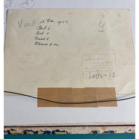 1940's Vintage Family Photograph In Ornate Hand-Painted Gold Wooden Frame - Picture 9 of 16